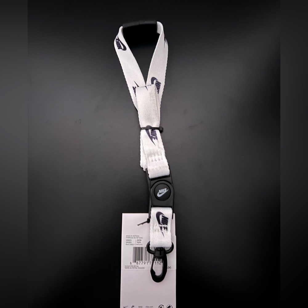 NWT Nike club standard lanyard.